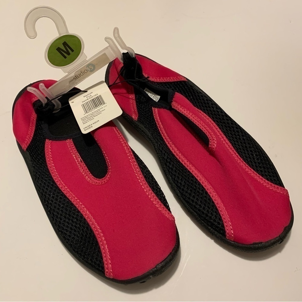 STUDIO 35 Water shoes pull on pink black beach canoe swim kayak outdoors summer